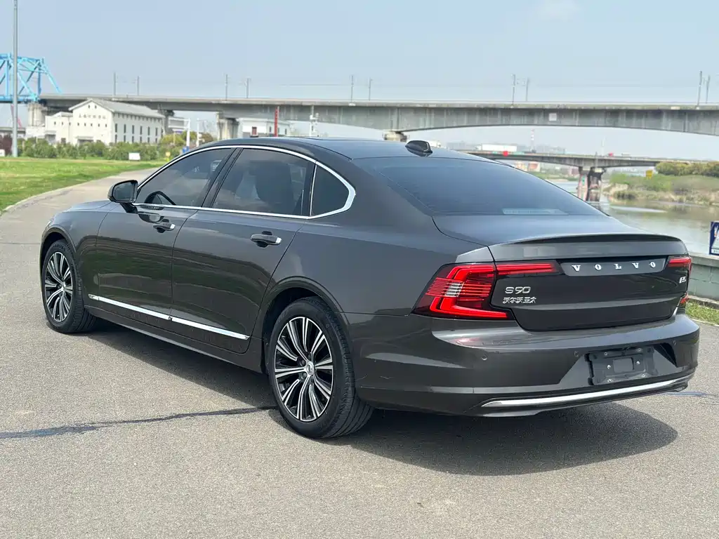 Volvo S90 2021 — фото 17