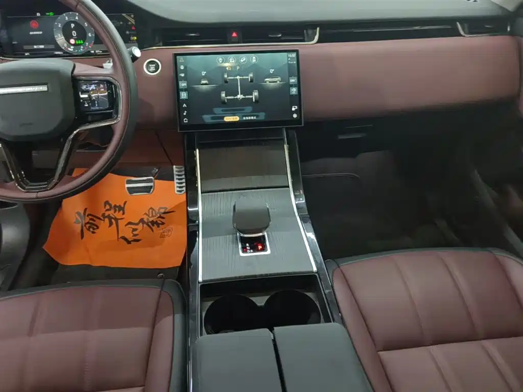 Land Rover Evoque 2025 — фото 12