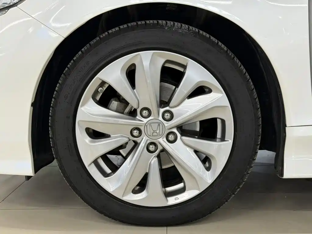 Honda Jade 2018 — фото 17