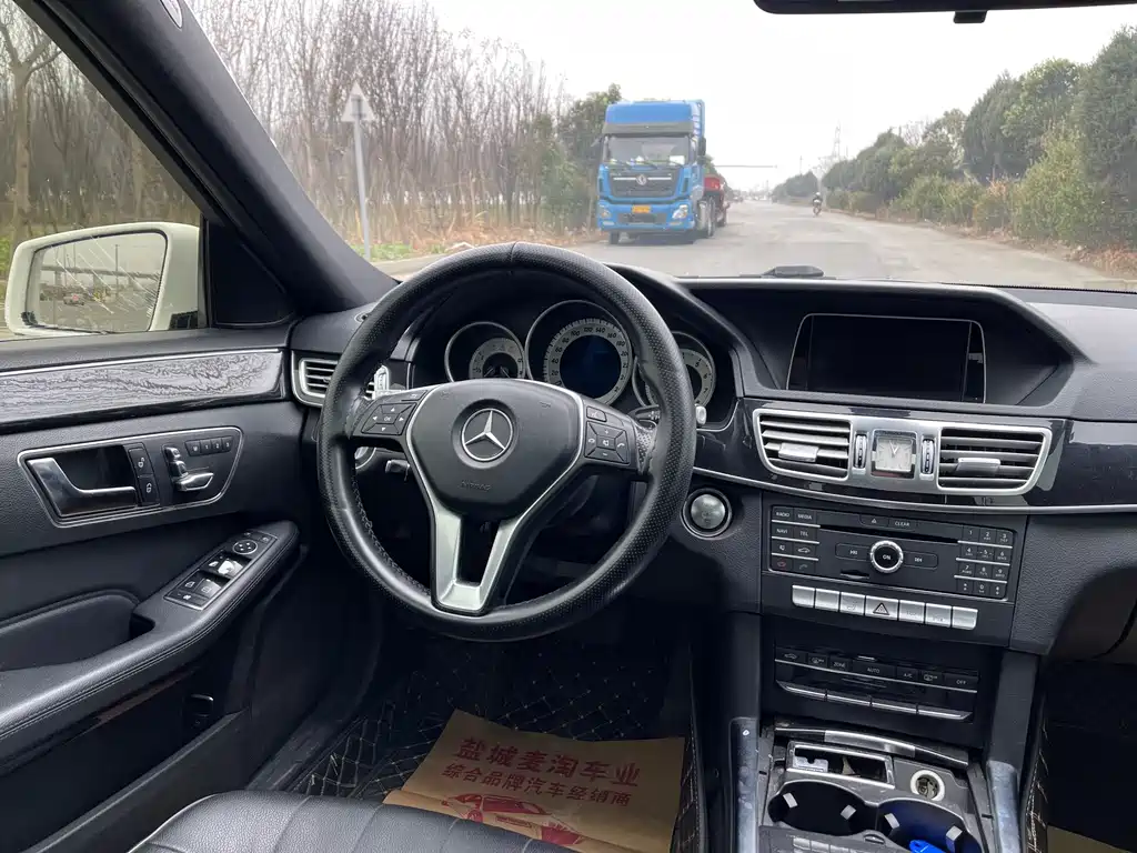 Mercedes-Benz E-Class 2015 — фото 15