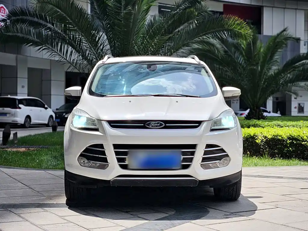 Ford Kuga 2016 — фото 25