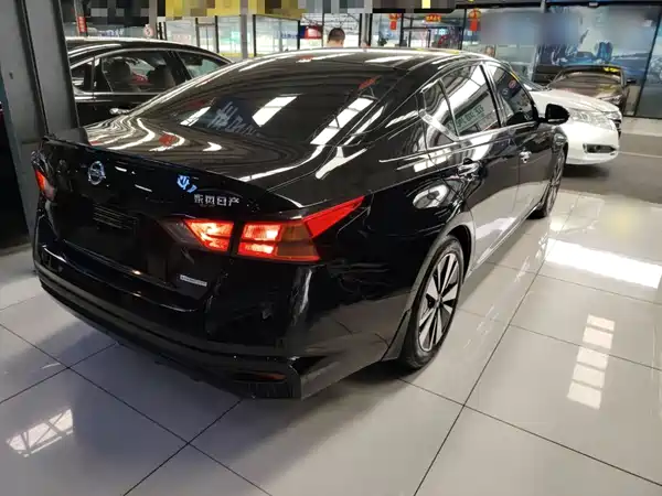 Nissan Teana 2023