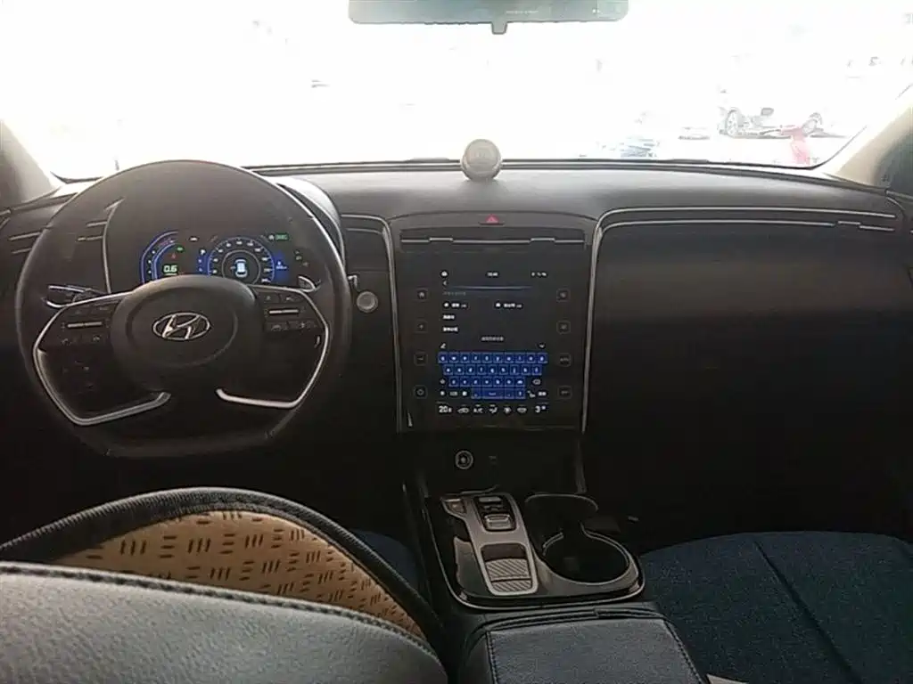 Hyundai Tucson 2023 — фото 10