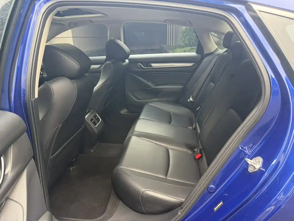 Honda Accord 2021 — фото 17