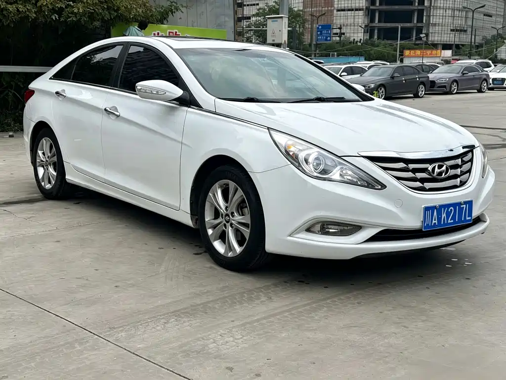 Hyundai Sonata 2012 — фото 3