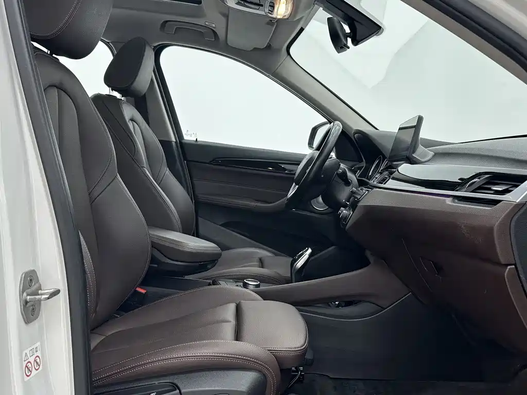 BMW X1 2022 — фото 9