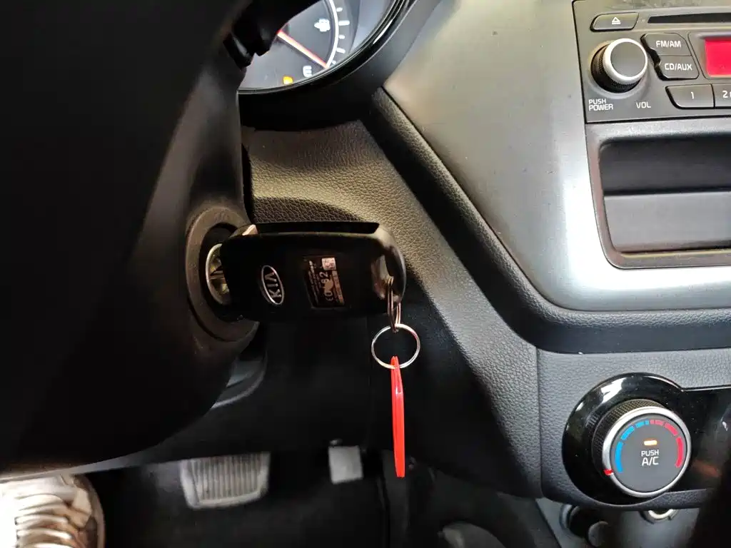 Kia K2 2015 — фото 17
