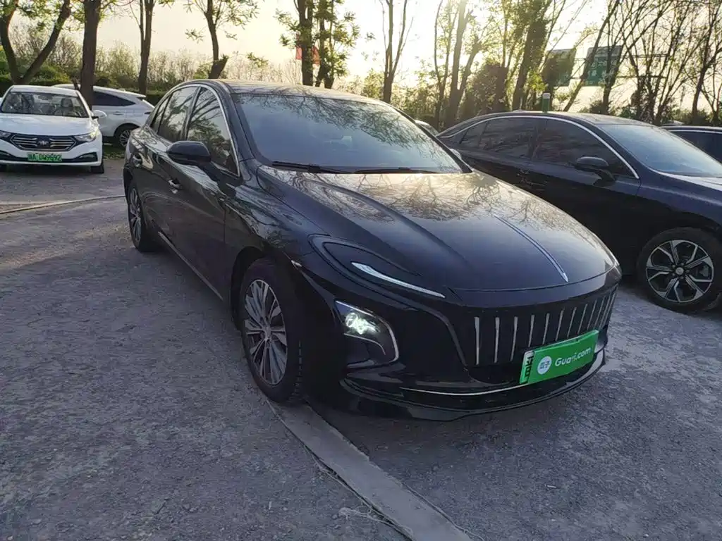 Hongqi E-QM5 2023 — фото 22
