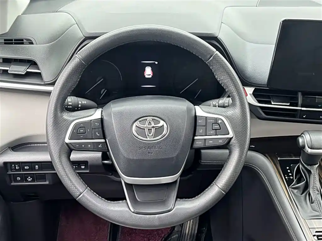 Toyota Granvia 2024 — фото 12