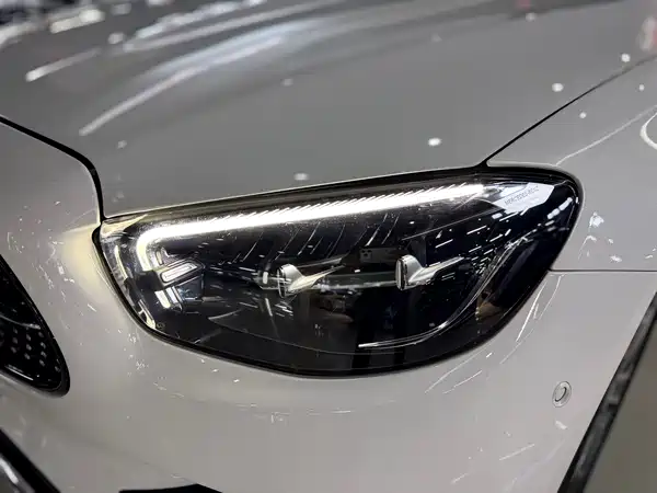 Mercedes-Benz E-Class 2022
