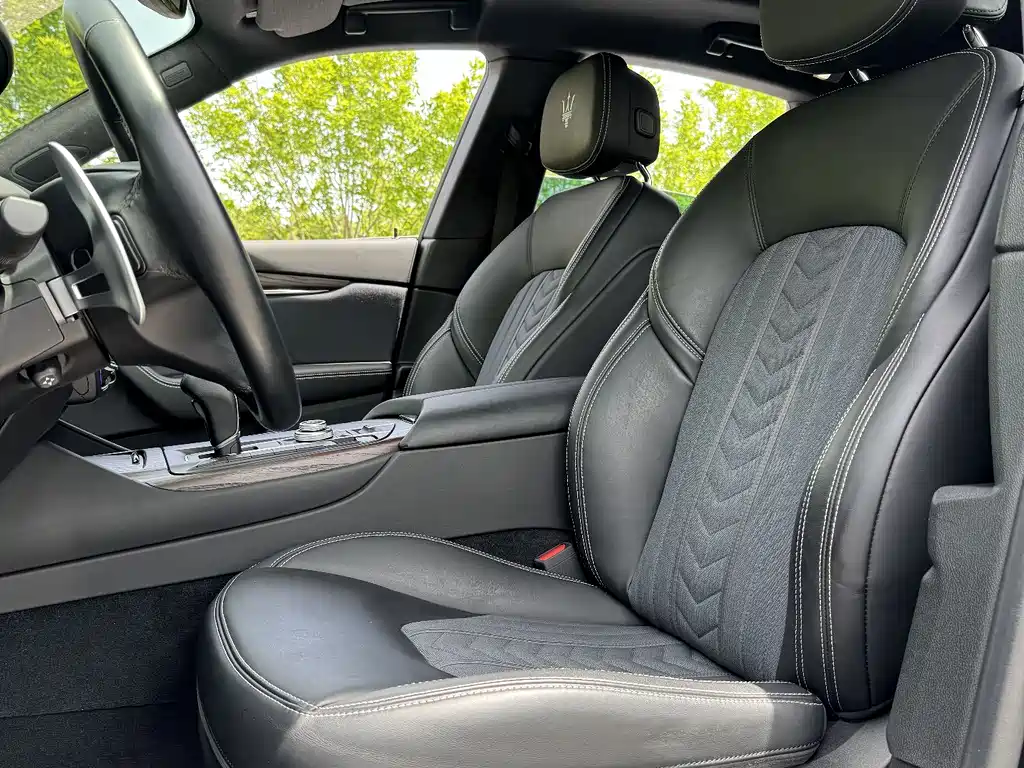 Maserati Levante 2018 — фото 12