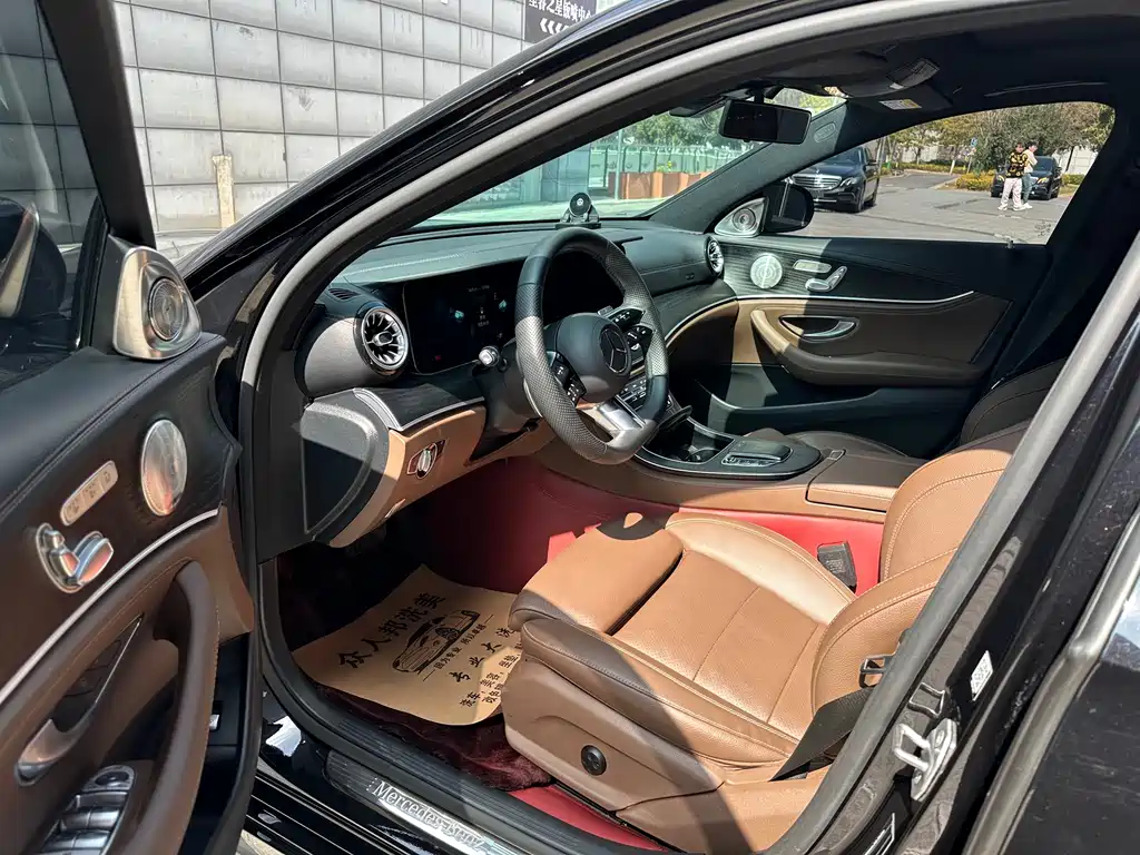 Mercedes-Benz E-Class 2023 — фото 4