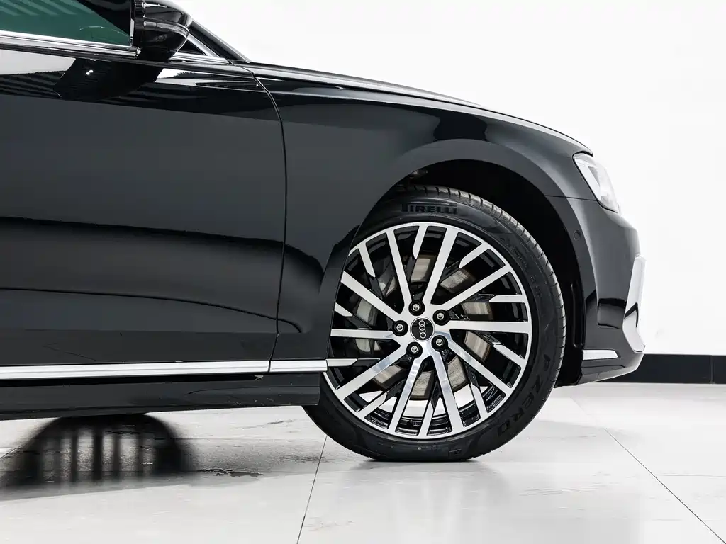 Audi A8 2025 — фото 24