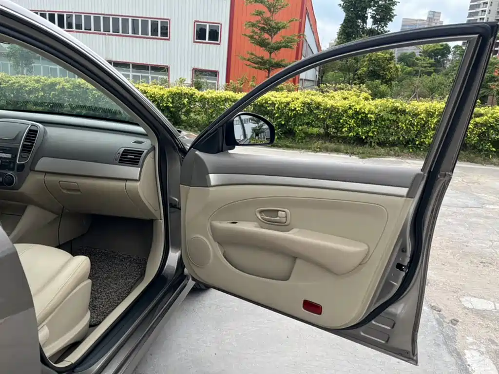 Nissan Sylphy 2018 — фото 15