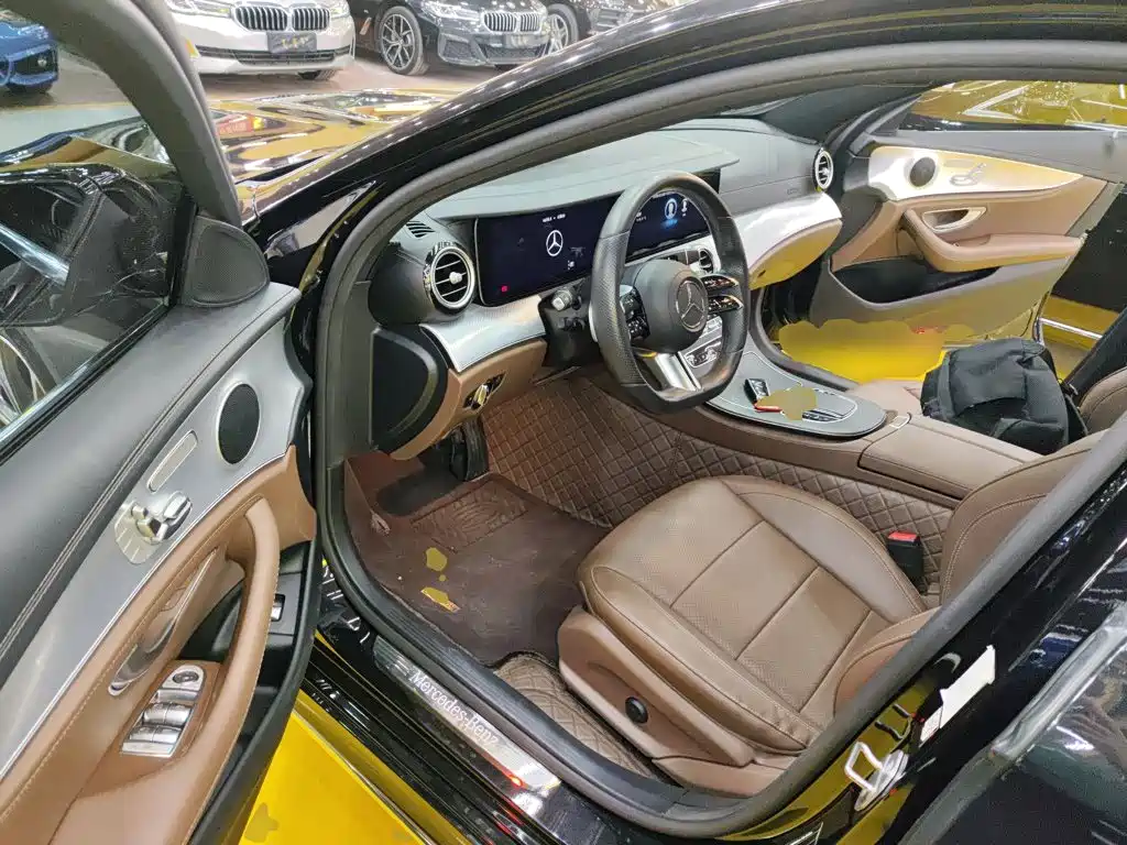 Mercedes-Benz E-Class 2022 — фото 13