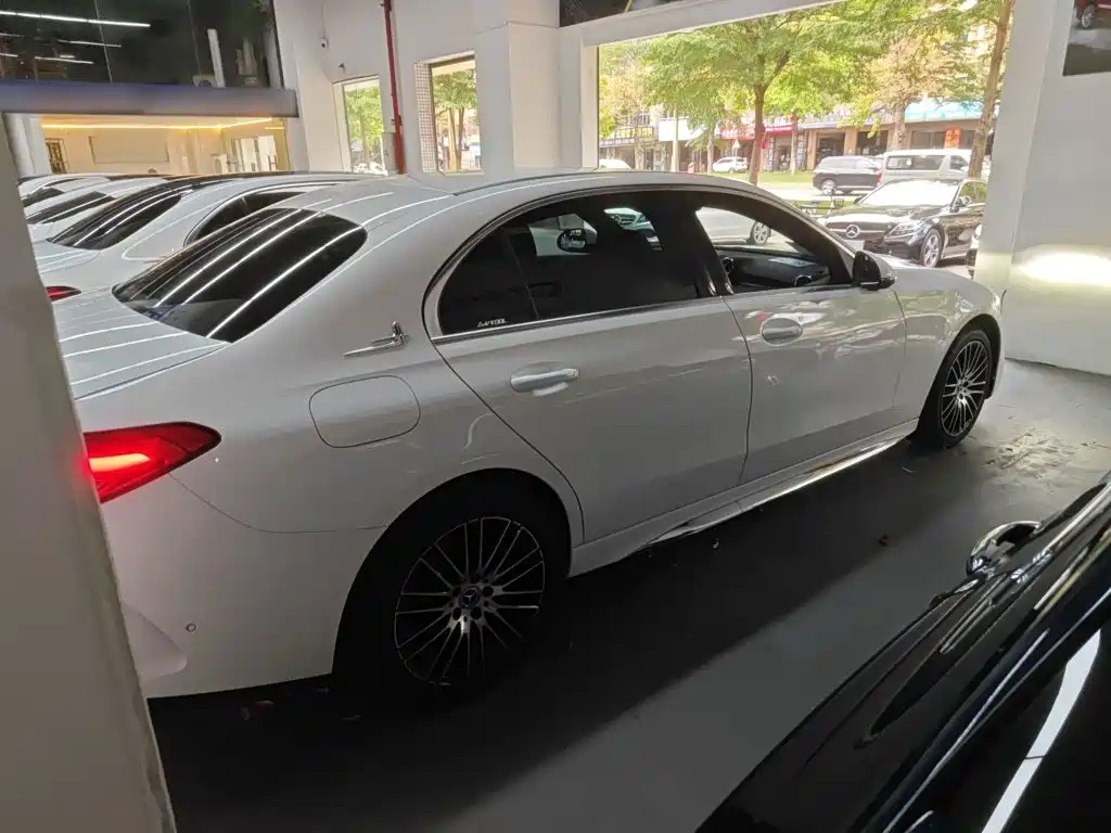 Mercedes-Benz C-Class 2023
