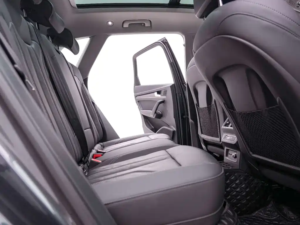 Audi Q5L 2023 — фото 25