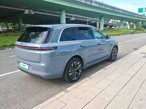 Li Auto L8 2025