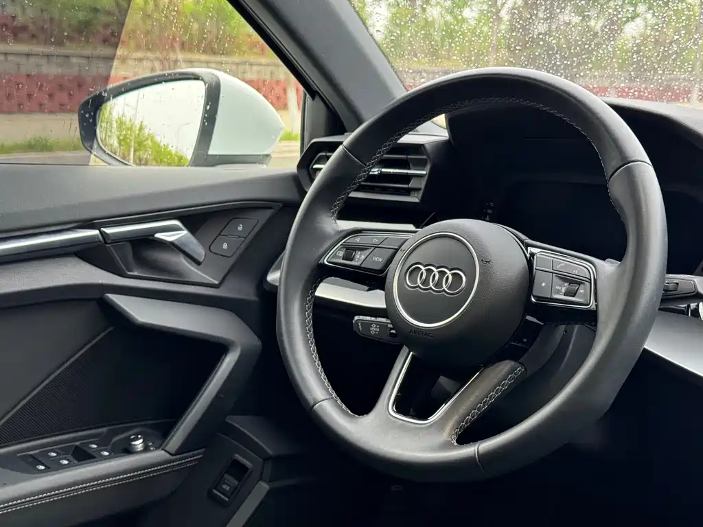 Audi A3 2023 — фото 16