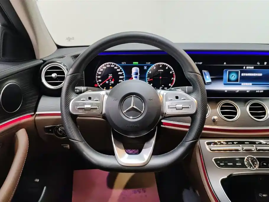 Mercedes-Benz E-Class 2020 — фото 15