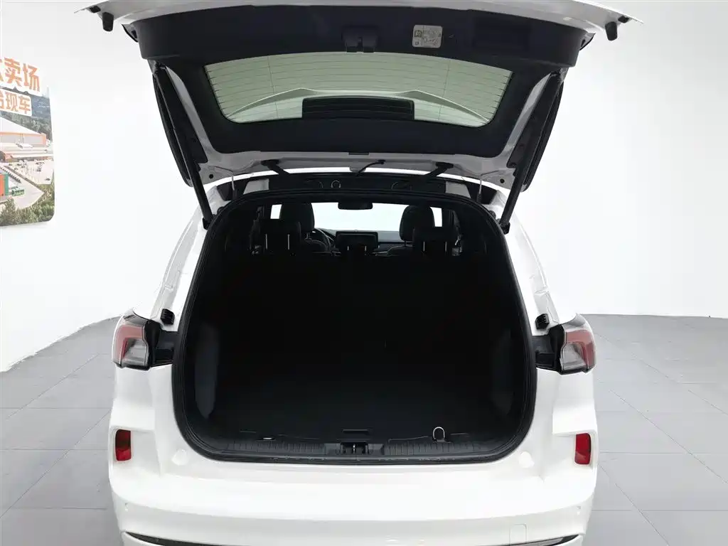 Ford Escape 2020 — фото 16