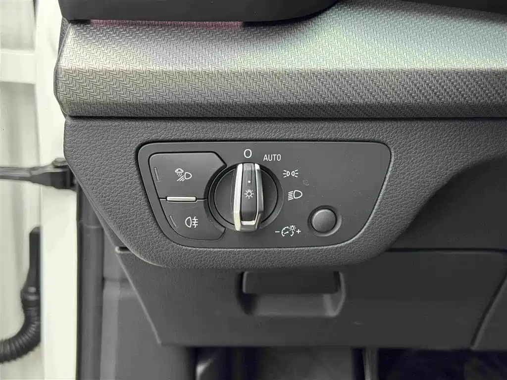 Audi Q5L 2023 — фото 16