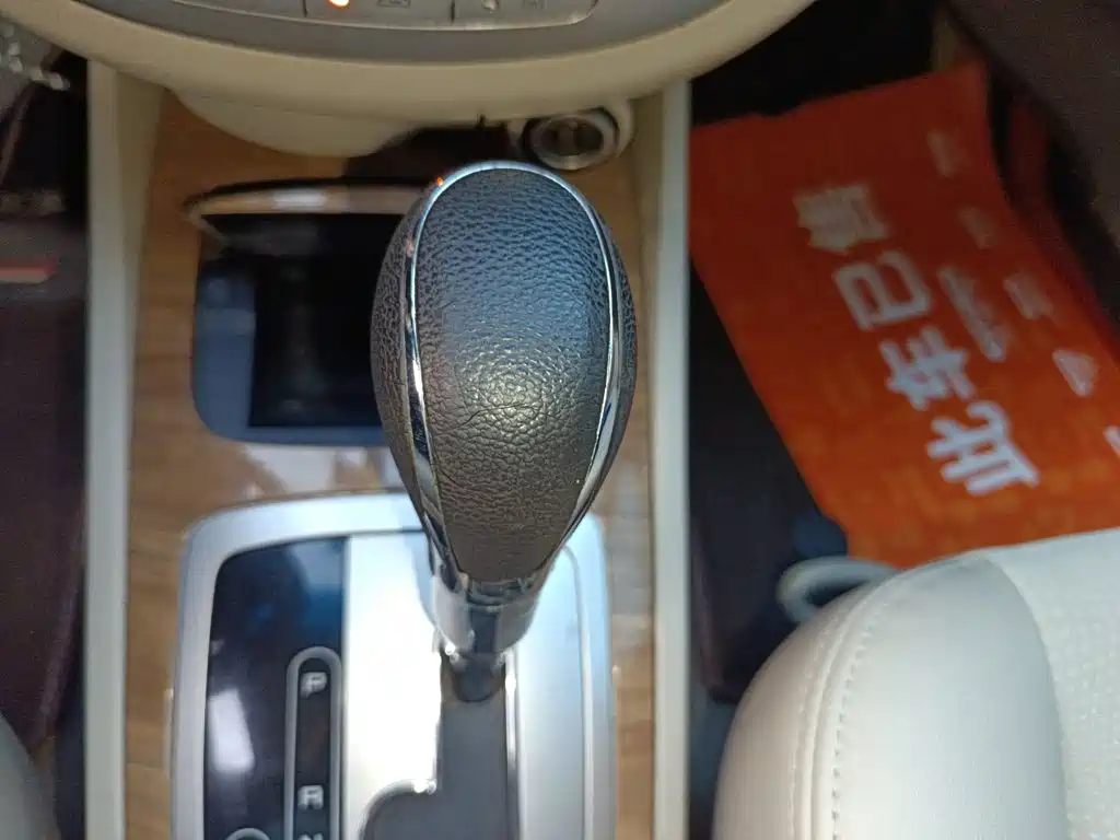 Buick Excelle 2015 — фото 10