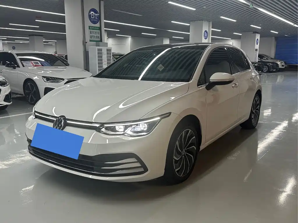 Volkswagen Golf 2025