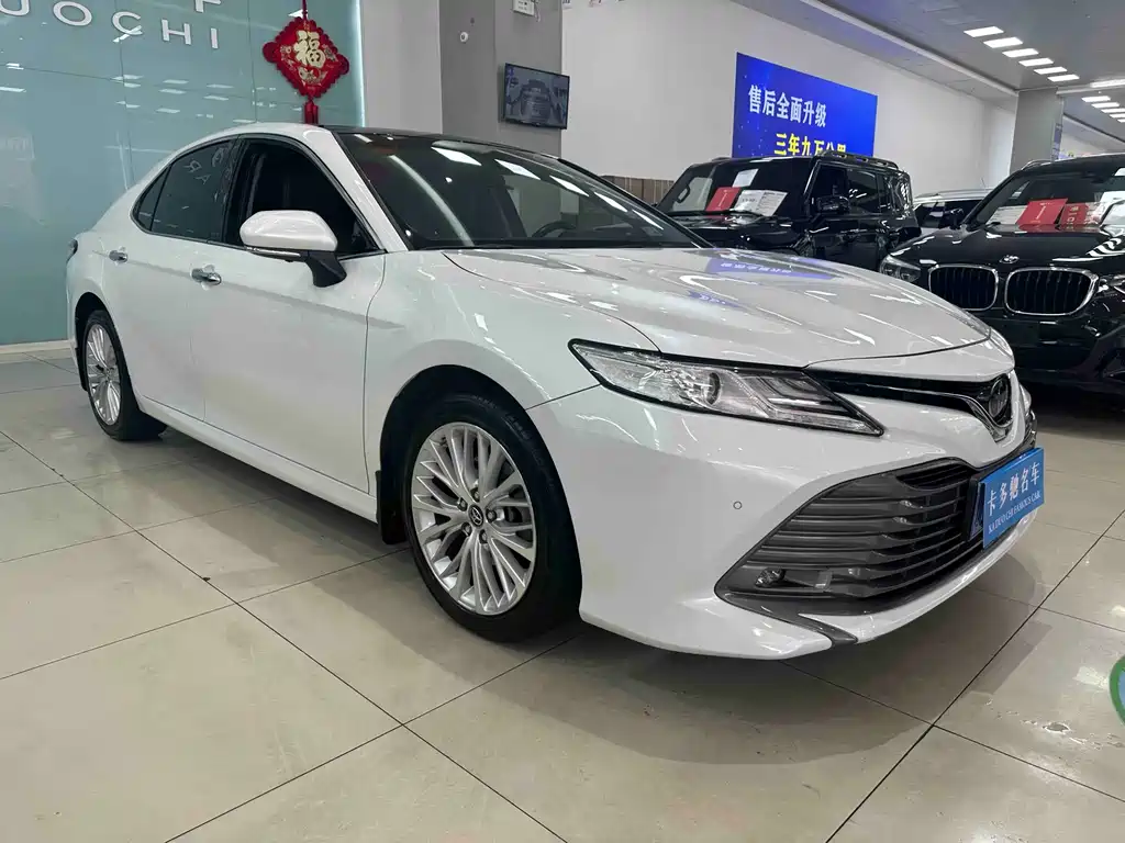 Toyota Camry 2019 — фото 4