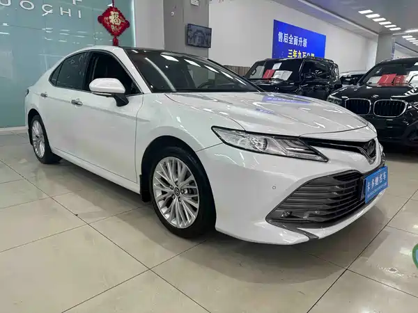 Toyota Camry 2019