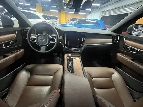 Volvo S90 2020