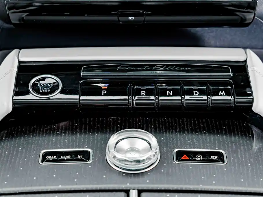 Lincoln Navigator 2025 — фото 15