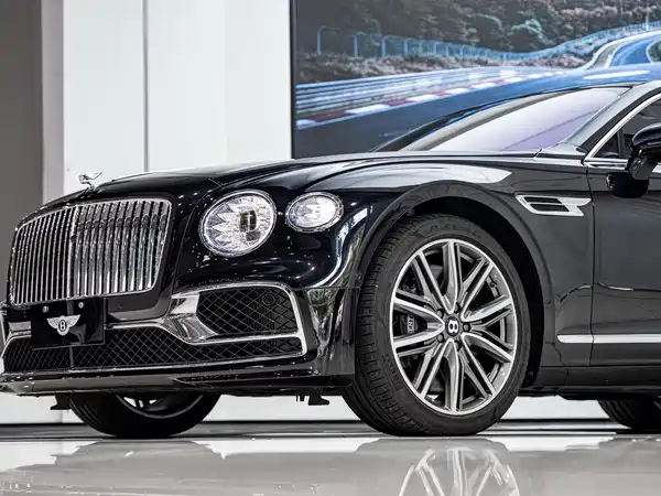 Bentley Flying Spur 2023