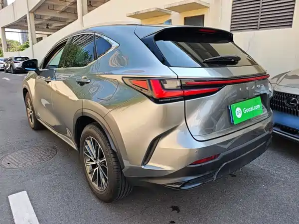 Lexus NX 2021