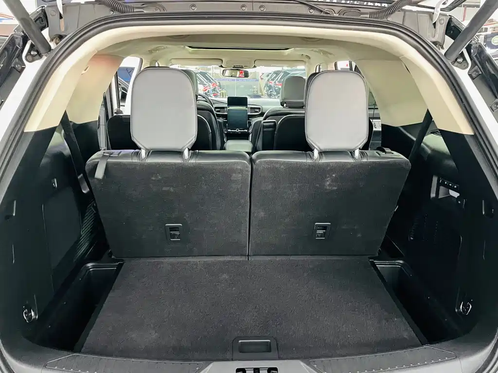 Ford Explorer 2020 — фото 11