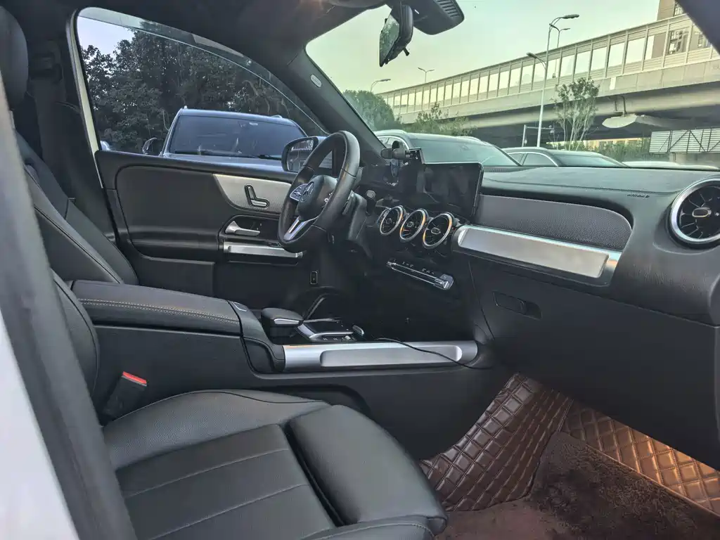 Mercedes-Benz GLB 2022