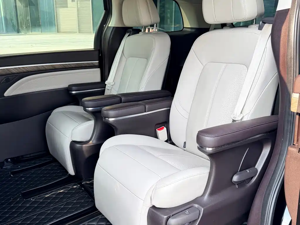 GAC Trumpchi M8 2022 — фото 11