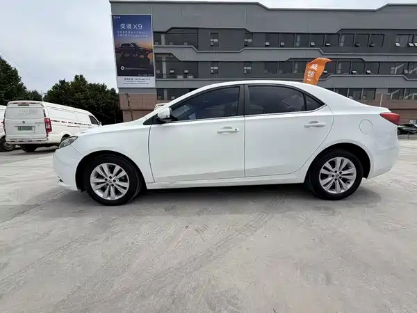 Roewe 360 2017