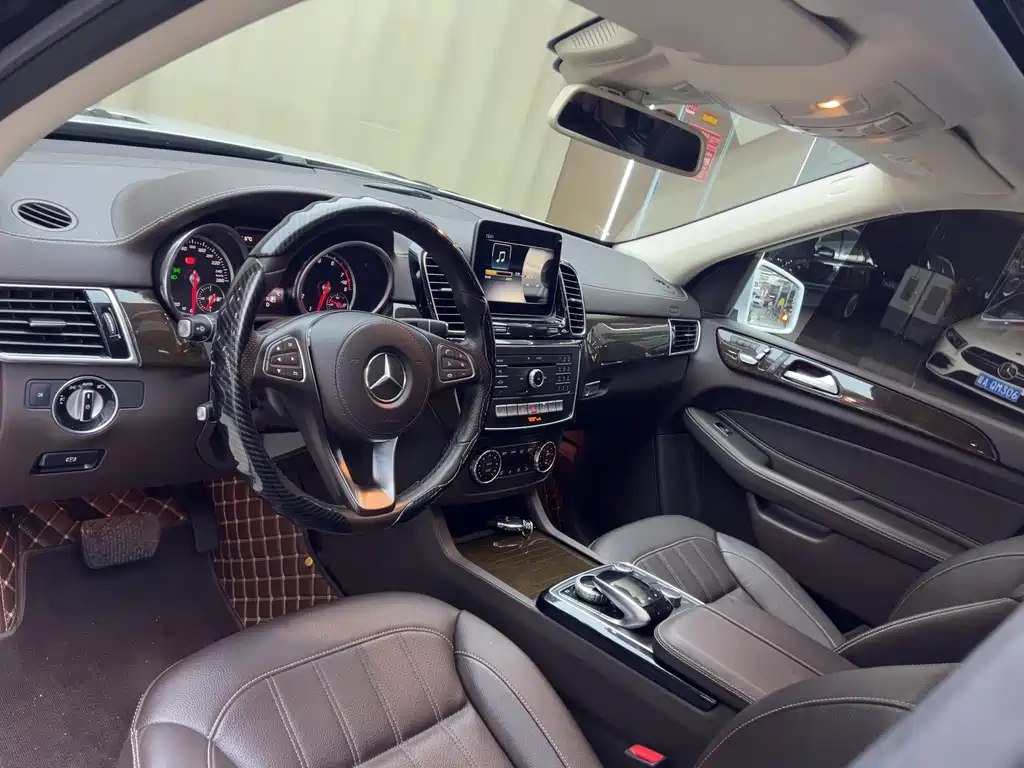 Mercedes-Benz GLS 2018 — фото 9