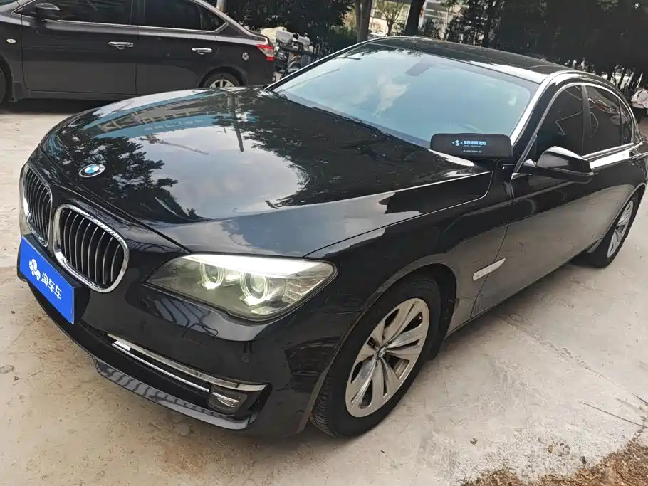 BMW 7 Series 2013 — фото 1