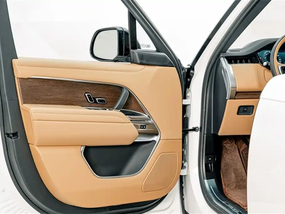 Land Rover Range Rover 2023 — фото 18