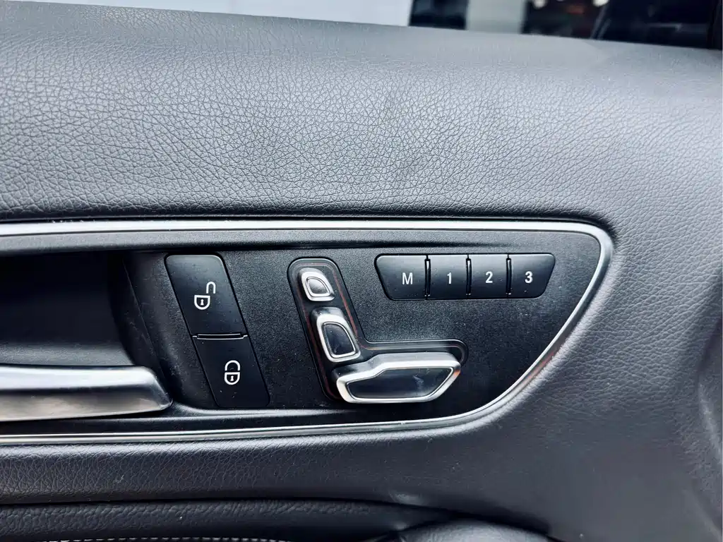 Mercedes-Benz GLA 2018 — фото 11