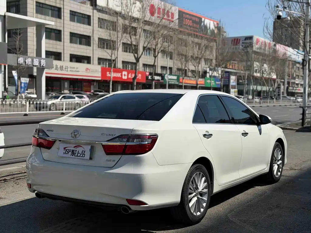Toyota Camry 2016 — фото 13