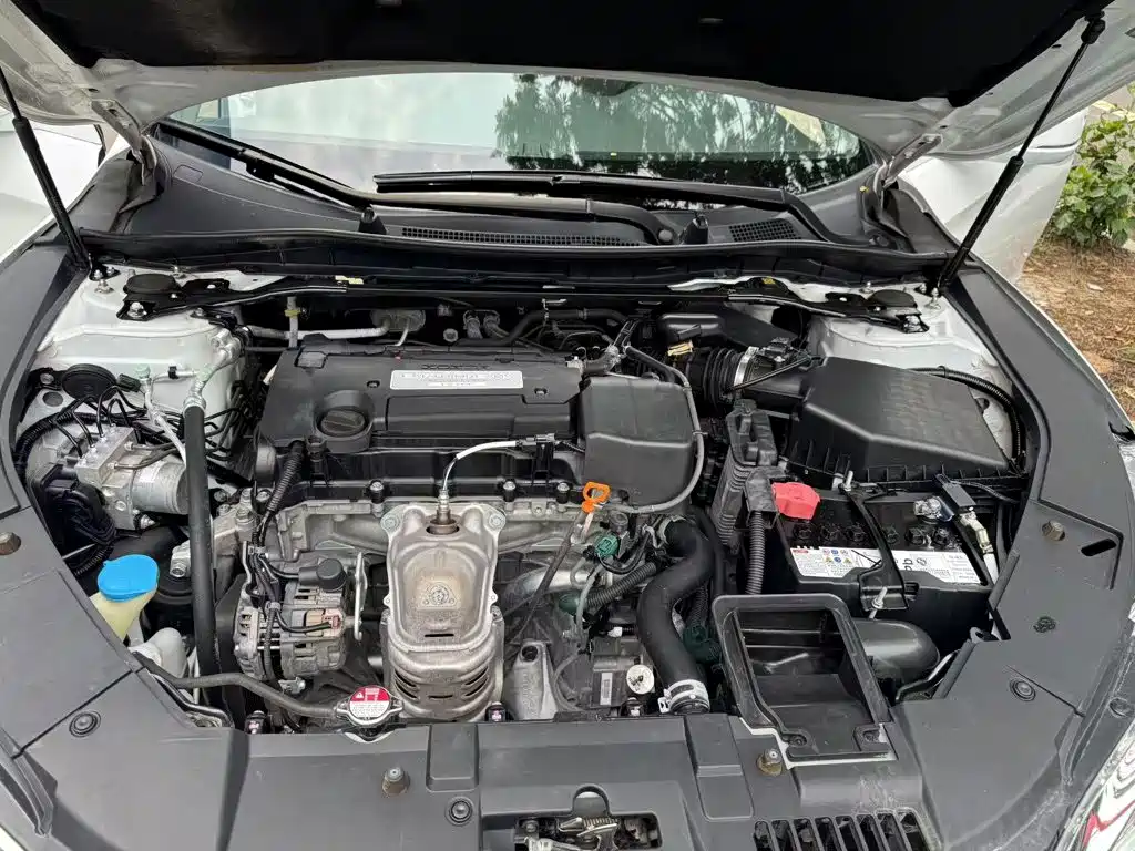 Honda Accord 2016 — фото 23