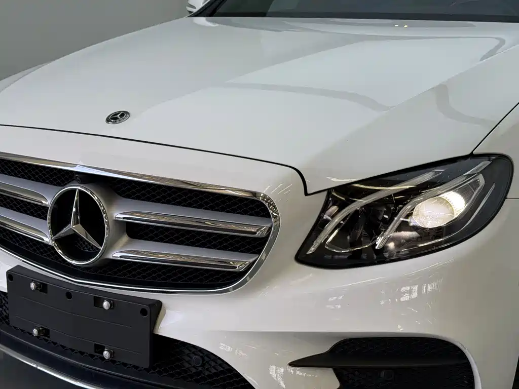 Mercedes-Benz E-Class 2019 — фото 11