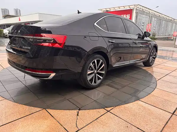 Skoda Superb 2023