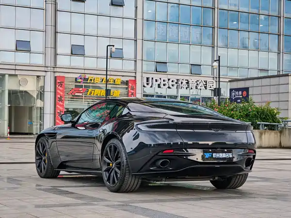 Aston Martin DB11 2019