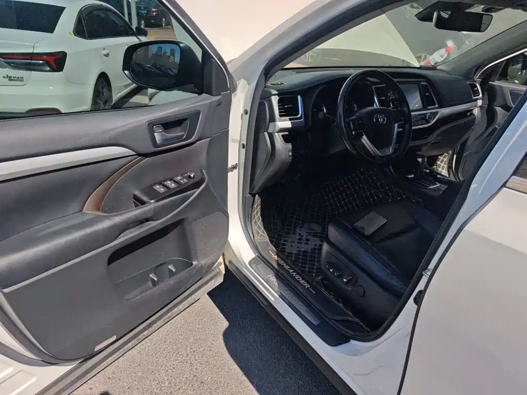Toyota Highlander 2019 — фото 14