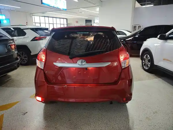 Toyota Yaris L 2015