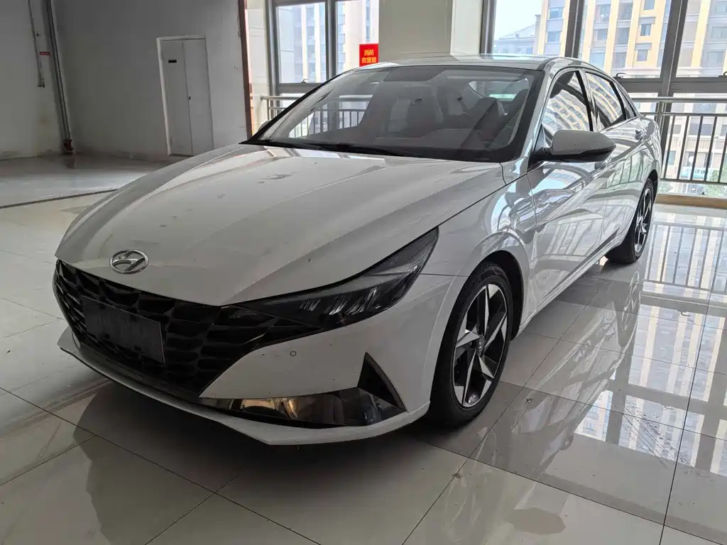 Hyundai Elantra 2023